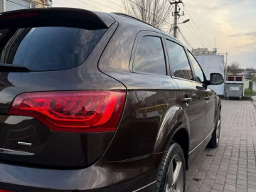 Авто Audi Q7 2015 № 7590316