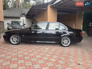 Авто BMW 5 Series 2002 № 7591247
