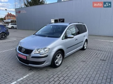 Авто Volkswagen Touran 2010 № 7592331