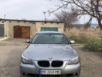 Авто BMW 5 Series 2003 № 7592338