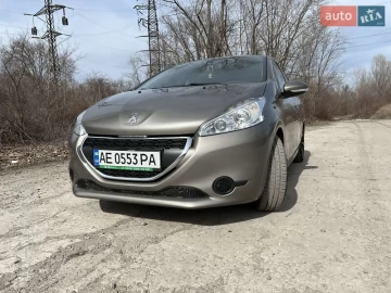 Авто Peugeot 208 2013 № 7592724