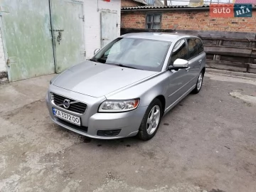 Авто Volvo V50 2011 № 7592794
