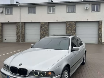Авто BMW 5 Series 2002 № 7593023