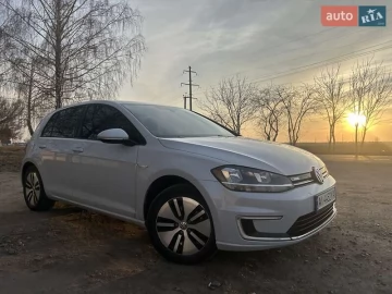 Авто Volkswagen E-Golf 2017 № 7593533