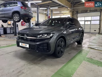 Авто Volkswagen Touareg 2023 № 7593587
