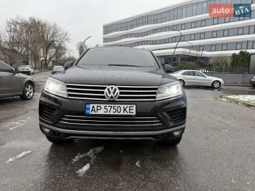Авто Volkswagen Touareg 2014 № 7594044