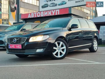 Авто Volvo V70 2016 № 7594216