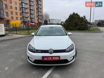 Авто Volkswagen E-Golf 2015 № 7594380