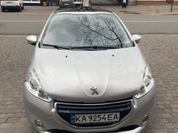Авто Peugeot 208 2014 № 7594611