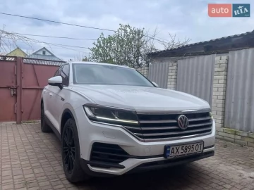 Авто Volkswagen Touareg 2018 № 7595035