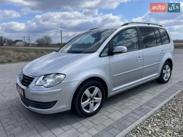 Авто Volkswagen Touran 2009 № 7595404