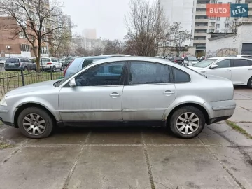 Авто Volkswagen Passat 2004 № 7595411