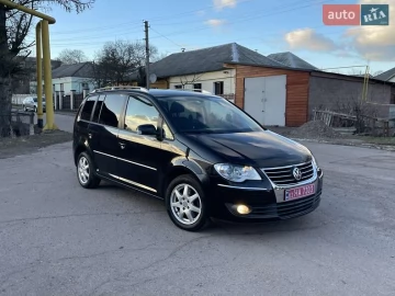 Авто Volkswagen Touran 2009 № 7595473