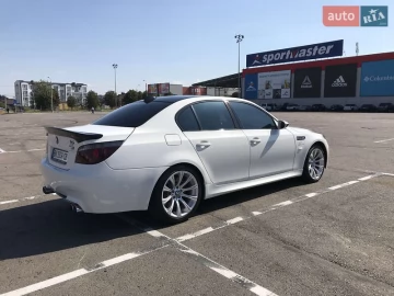 Авто BMW M5 2006 № 7595719