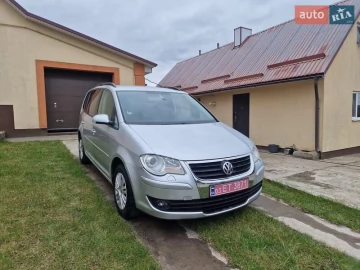 Авто Volkswagen Touran 2007 № 7596279