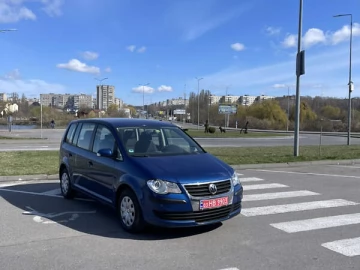 Авто Volkswagen Touran 2007 № 7596413
