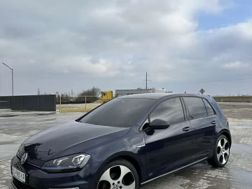 Авто Volkswagen E-Golf 2015 № 7596426