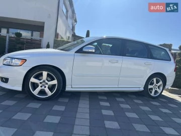 Авто Volvo V50 2012 № 7596568