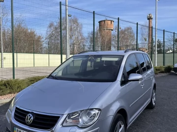 Авто Volkswagen Touran 2008 № 7599208