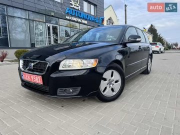 Авто Volvo V50 2010 № 7599451