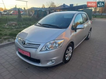 Авто Toyota Auris 2011 № 7599690