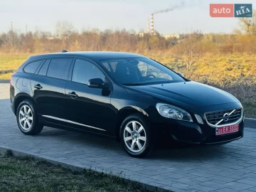 Авто Volvo V60 2012 № 7599908