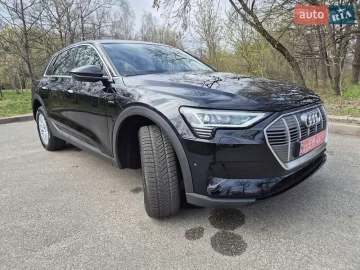 Авто Audi E-Tron 2020 № 7600024