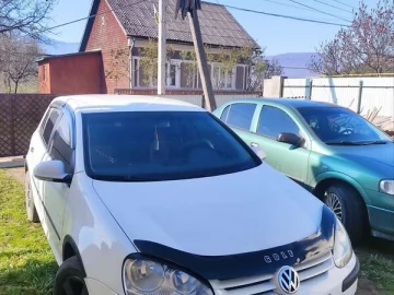 Авто Volkswagen Golf 2004 № 7600477