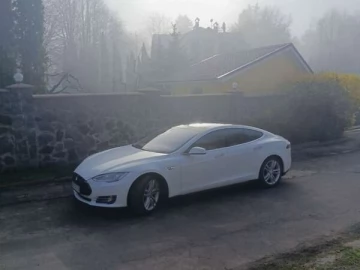 Авто Tesla Model S 2015 № 7600812