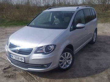 Авто Volkswagen Touran 2010 № 7601351