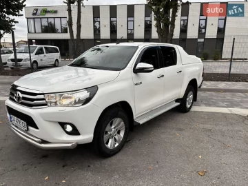 Авто Toyota Hilux 2015 № 7602338