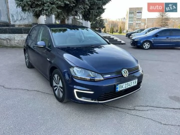 Авто Volkswagen E-Golf 2015 № 7602575