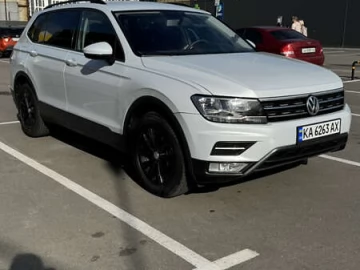 Авто Volkswagen Tiguan 2017 № 7602990