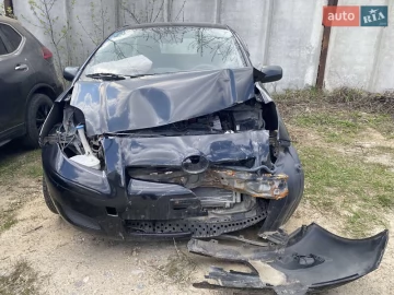 Авто Toyota Yaris 2011 № 7603823