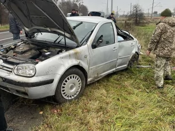 Авто Volkswagen Golf 2000 № 7604226