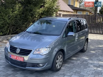 Авто Volkswagen Touran 2010 № 7606751