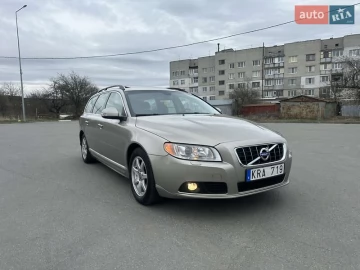 Авто Volvo V70 2010 № 7607430