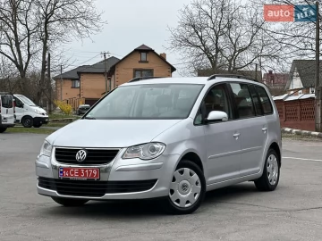 Авто Volkswagen Touran 2009 № 7607793