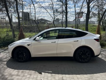 Авто Tesla Model Y 2021 № 7607915