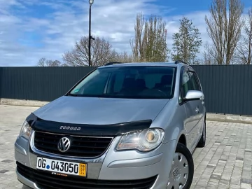 Авто Volkswagen Touran 2009 № 7609171