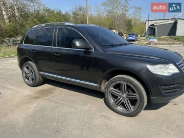 Авто Volkswagen Touareg 2010 № 7609235