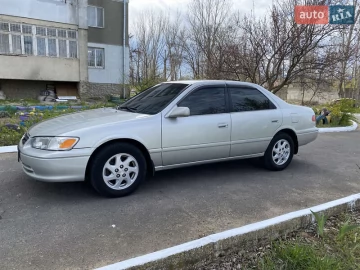 Авто Toyota Camry 2000 № 7609995