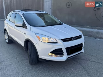 Авто Ford Escape 2014 № 7610108