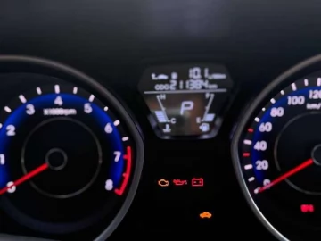 Авто Hyundai Elantra 2011 № 7611019