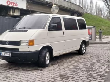 Авто Volkswagen Transporter 2000 № 7611180