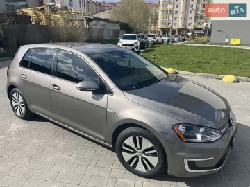 Авто Volkswagen E-Golf 2016 № 7612061