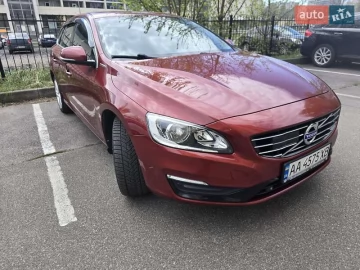 Авто Volvo V60 2014 № 7612384