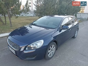 Авто Volvo V60 2012 № 7612592