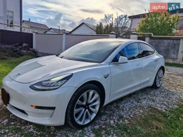 Авто Tesla Model 3 2019 № 7612632