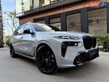 Авто BMW X7 2022 № 7613365